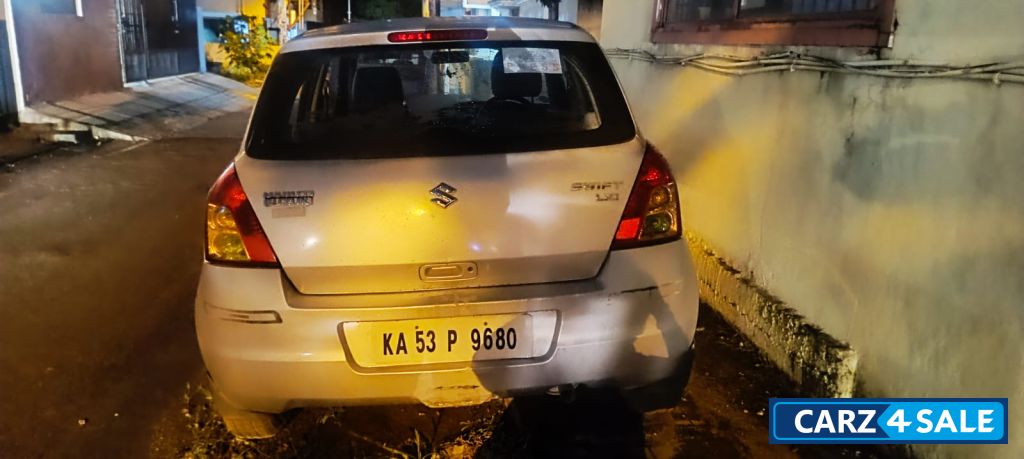Maruti Suzuki Swift LX