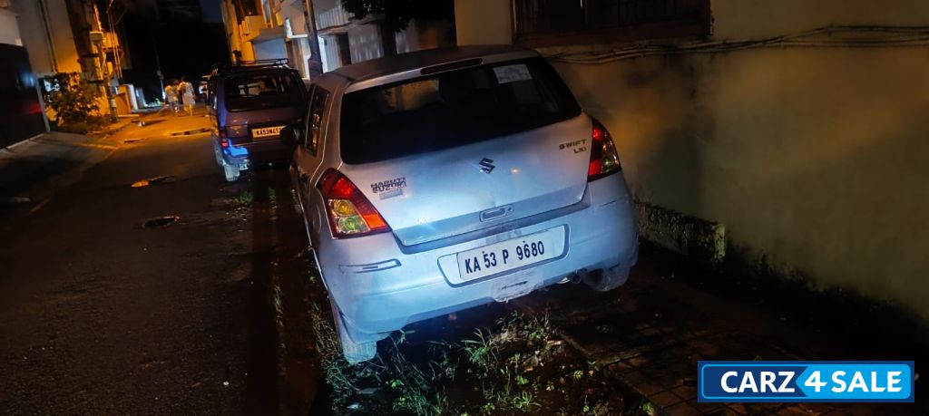 Maruti Suzuki Swift LX
