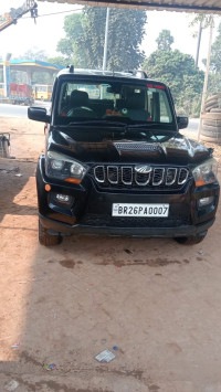 Black Mahindra Scorpio S-10