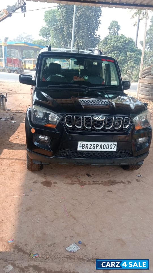 Black Mahindra Scorpio S-10