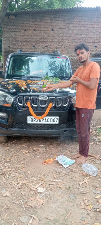 Black Mahindra Scorpio S-10