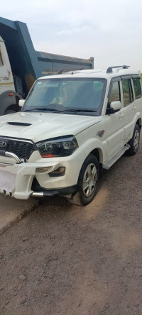 Mahindra Scorpio S4 plus