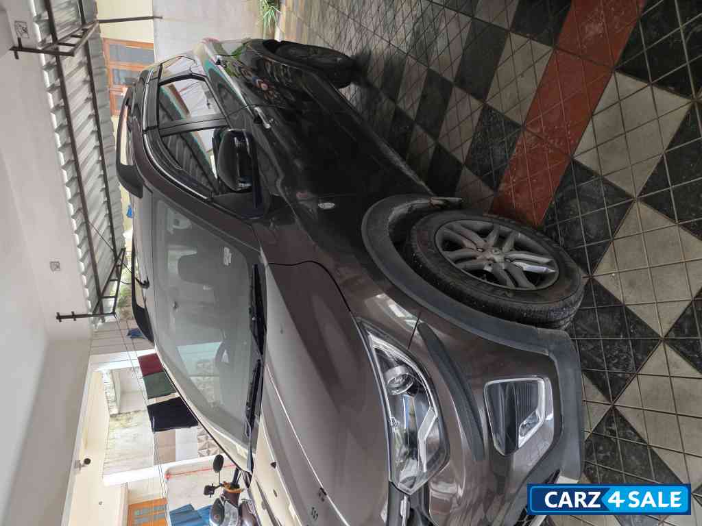 Cedar Brown Renault Triber RXZ automatic