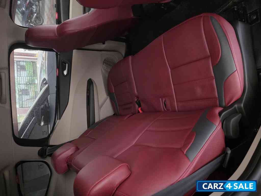 Cedar Brown Renault Triber RXZ automatic