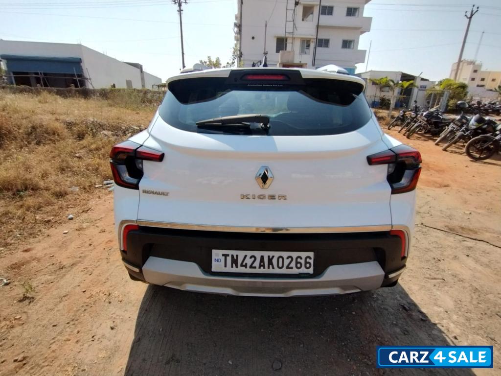 White Renault Kiger RXZ MT