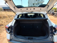 White Renault Kiger RXZ MT