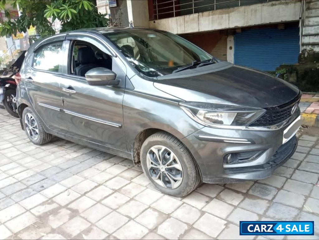 Daytona Grey Tata Tiago XT
