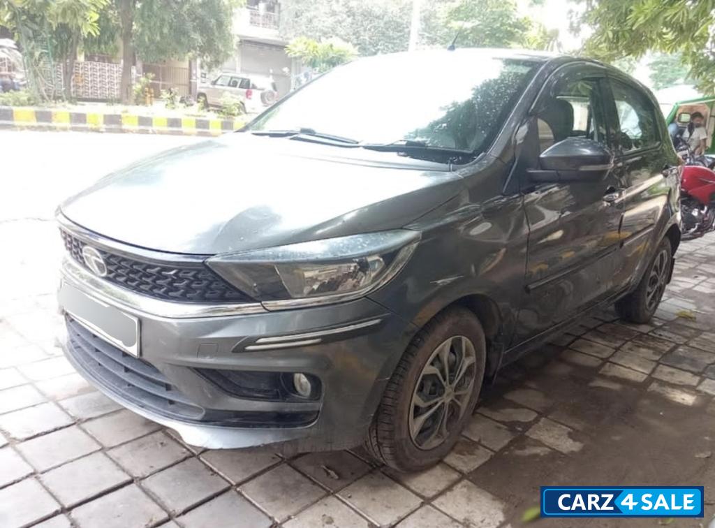 Daytona Grey Tata Tiago XT Daytona Grey Tata Tiago XT