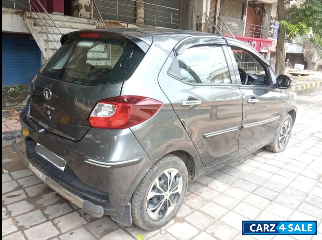 Daytona Grey Tata Tiago XT Daytona Grey Tata Tiago XT