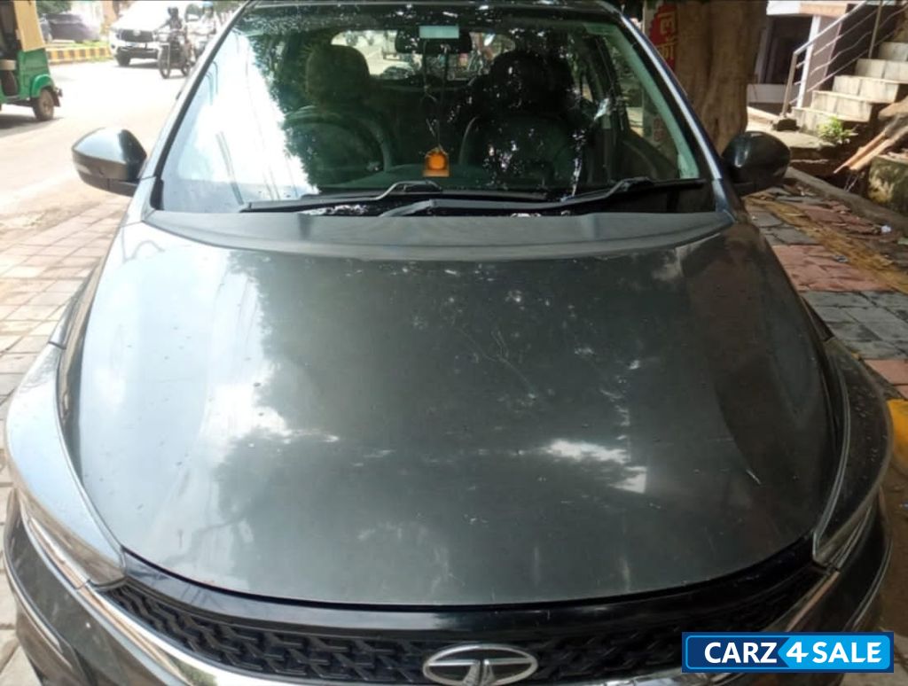 Daytona Grey Tata Tiago XT Daytona Grey Tata Tiago XT