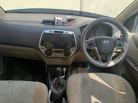 Red Hyundai i20 SPORTZ