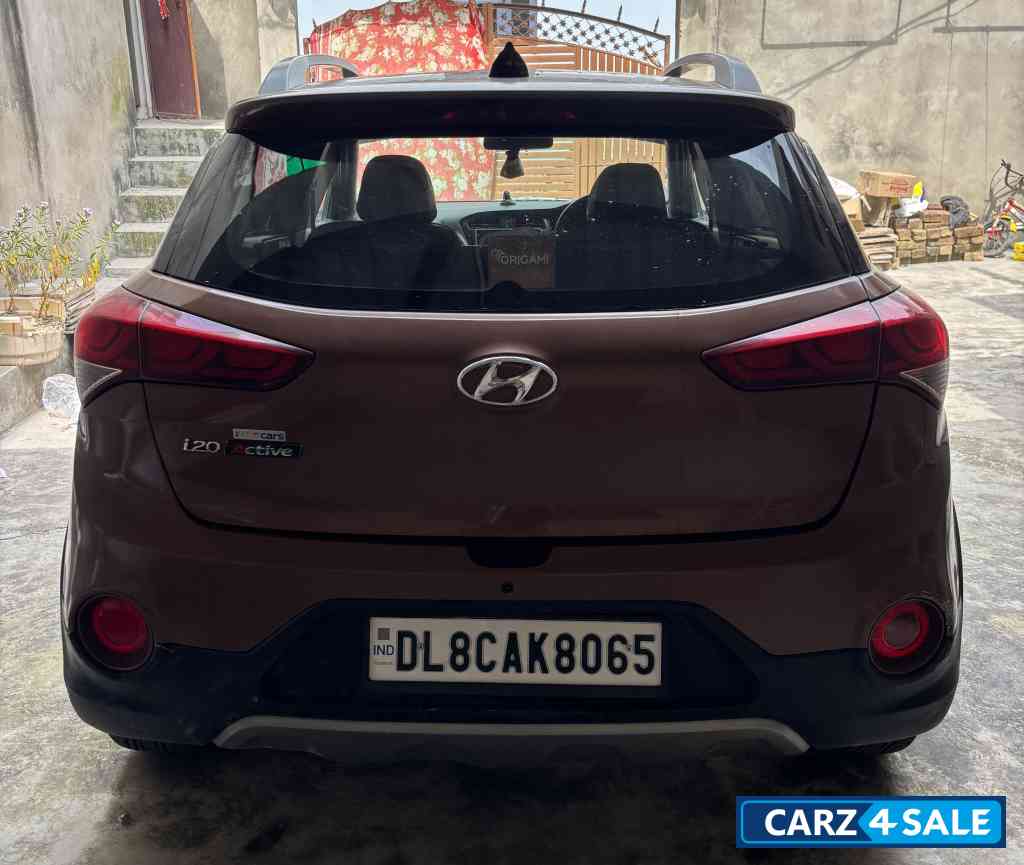 Earth Brown Hyundai i20 Active