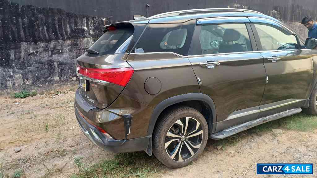 MG Hector Plus Savvy PRO CVT 1.5, 6 seater