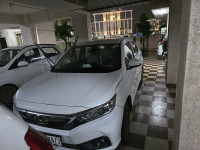 White Honda Amaze S ivtec