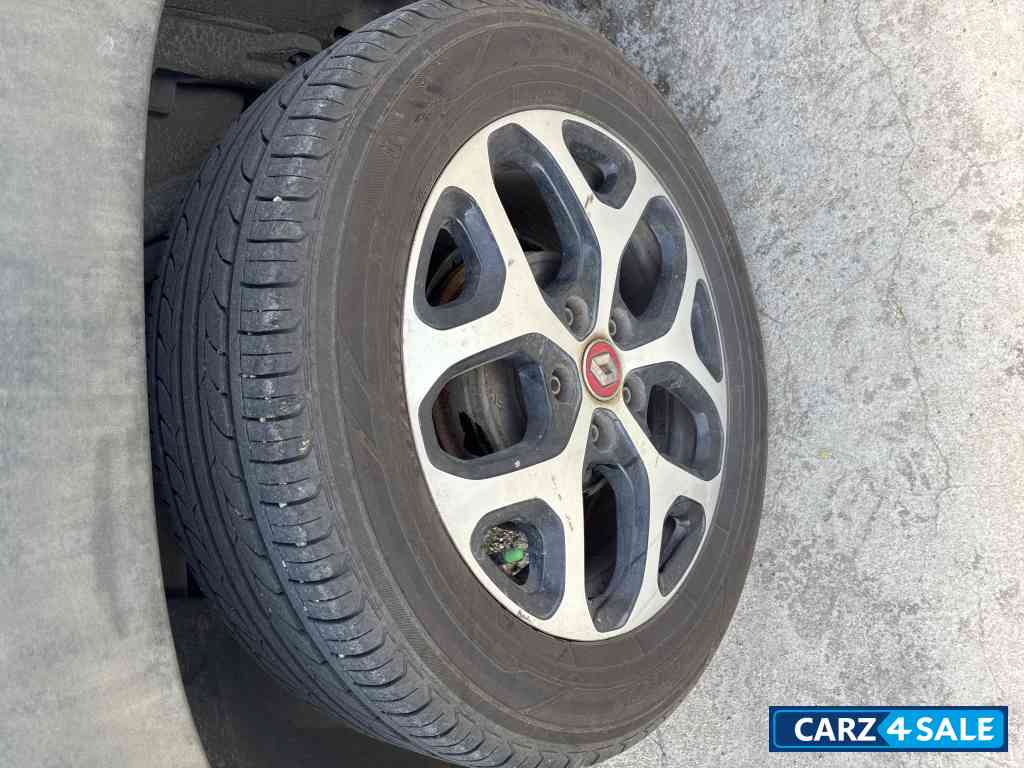 Renault Duster rxz petrolx tronic Renault Duster rxz petrolx tronic