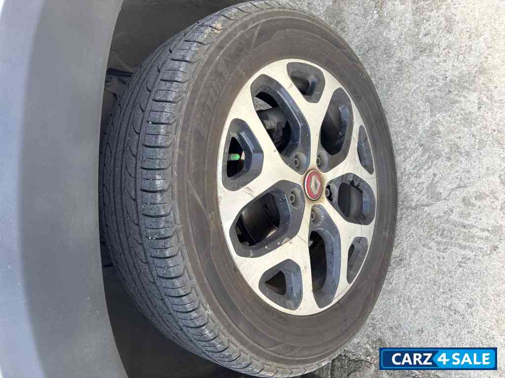 Renault Duster rxz petrolx tronic Renault Duster rxz petrolx tronic