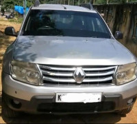 Grey Renault Duster 85 ps