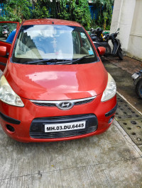Red Hyundai i10 Magna