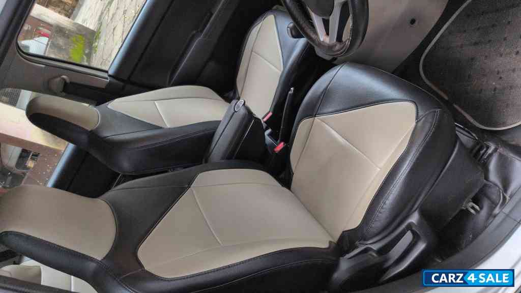 White Maruti Suzuki Wagon R Zxi+ AMT 1.2