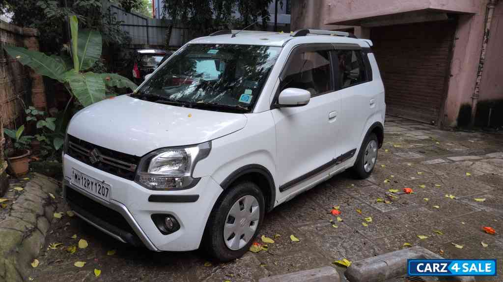 White Maruti Suzuki Wagon R Zxi+ AMT 1.2