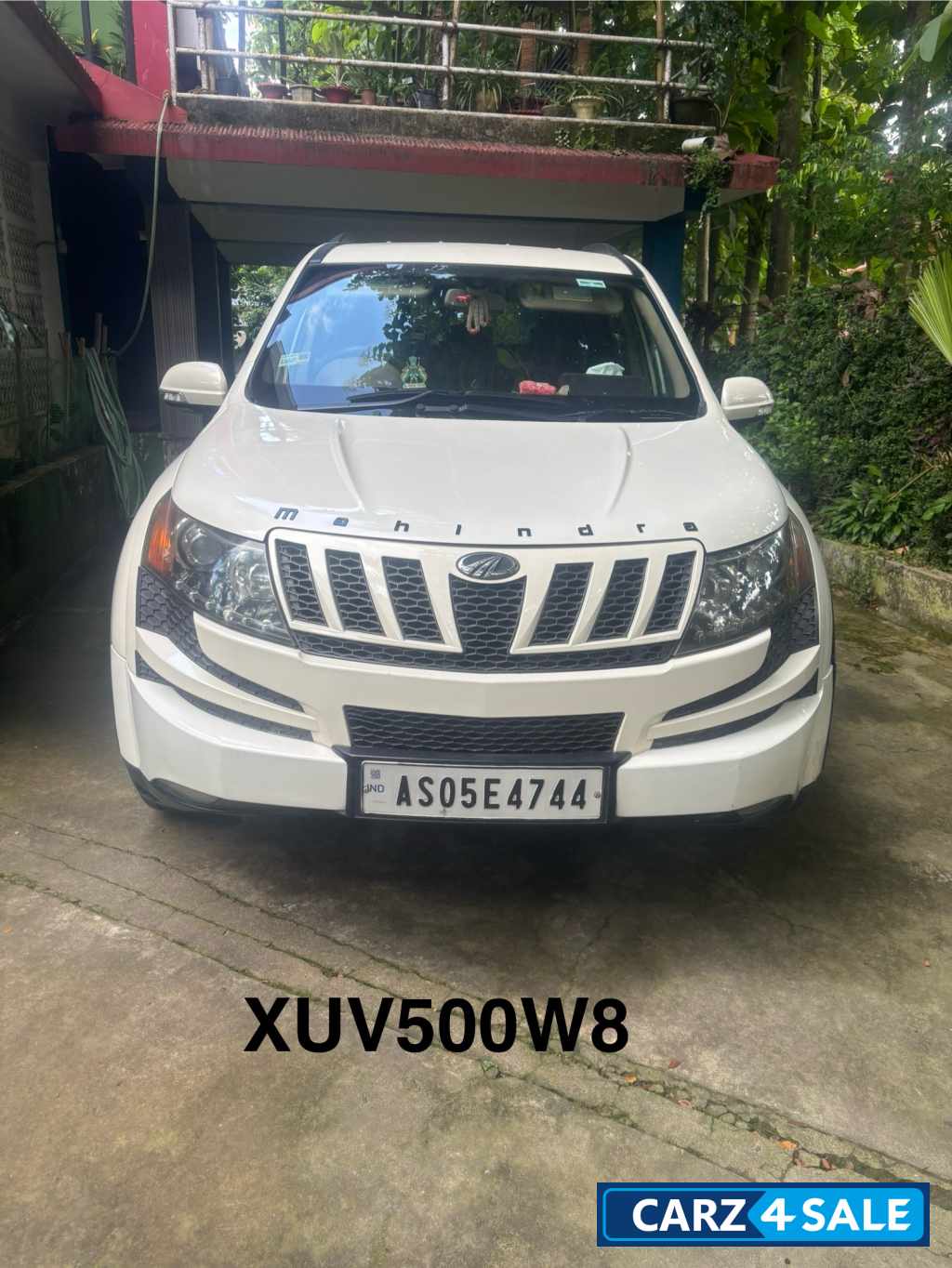 Mahindra XUV 500 W8