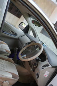 Grey Toyota Innova 2014 G4 .Company service