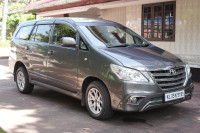 Grey Toyota Innova 2014 G4 .Company service