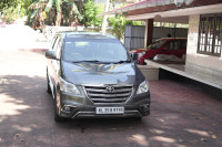 Grey Toyota Innova 2014 G4 .Company service