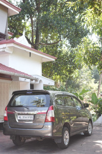 Grey Toyota Innova 2014 G4 .Company service