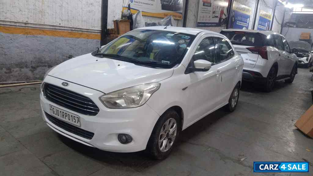 White Ford Aspire AT Petrol