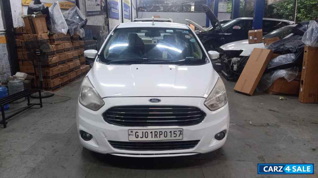 White Ford Aspire AT Petrol