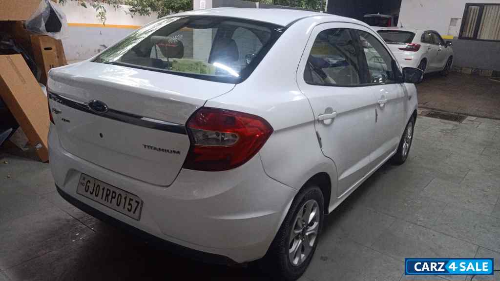 White Ford Aspire AT Petrol