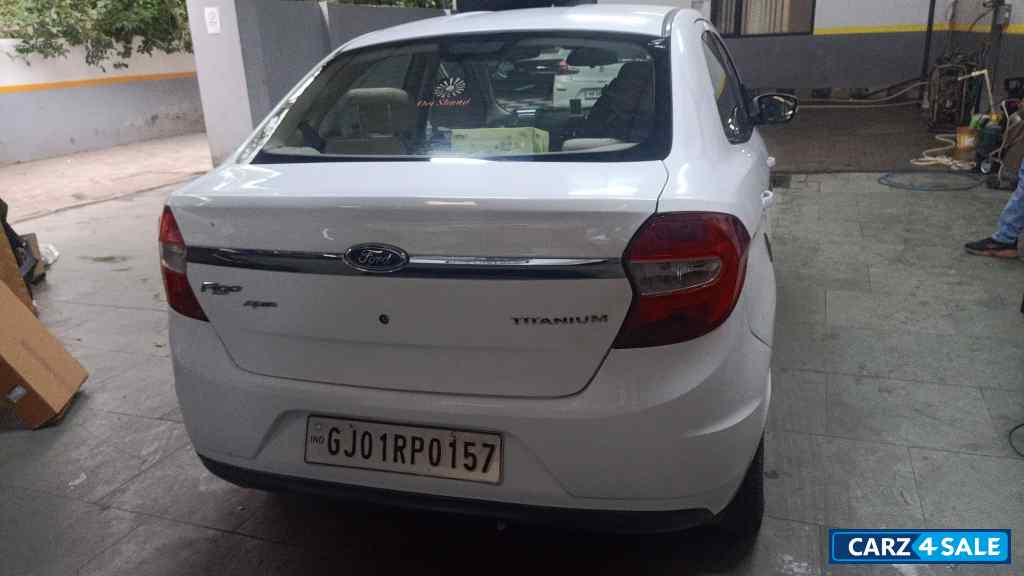 White Ford Aspire AT Petrol