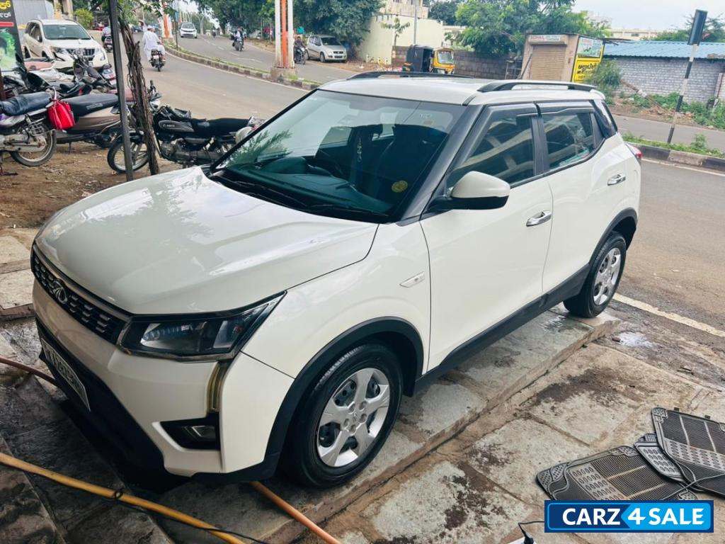 Mahindra XUV300 W6 DIESEL