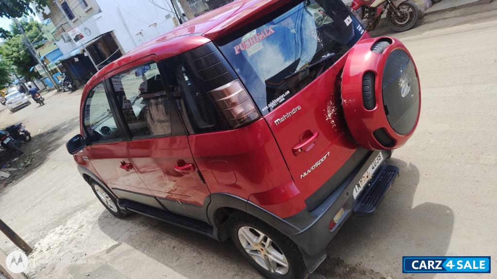 Mahindra NuvoSport N8 Diesel Manual