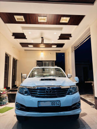 White Toyota Fortuner manual 4by2