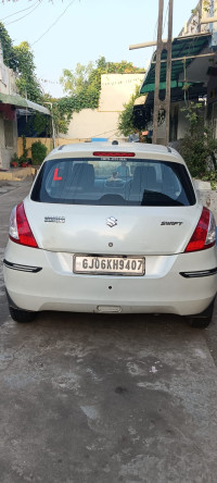White Maruti Suzuki Swift LXI (O)