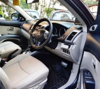 Mitsubishi  Outlander