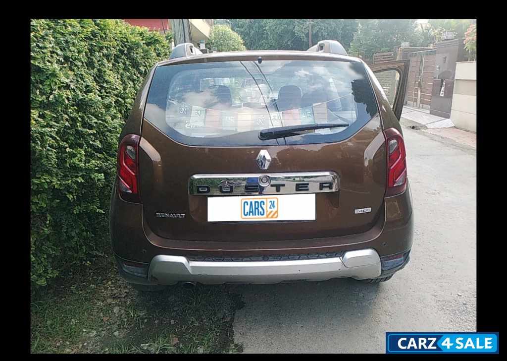 Woodland. Brown Renault Duster 110 RxZ Diesel