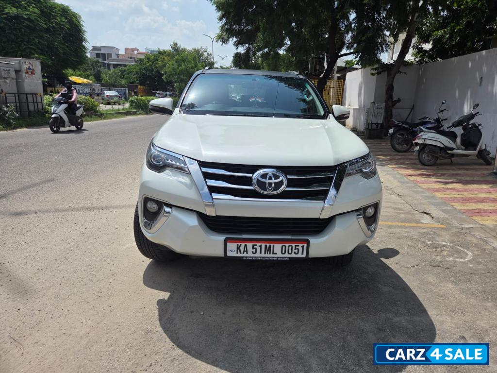 Toyota Fortuner 4x2 2.8