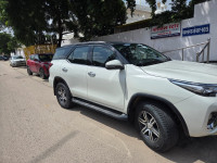 Toyota Fortuner 4x2 2.8