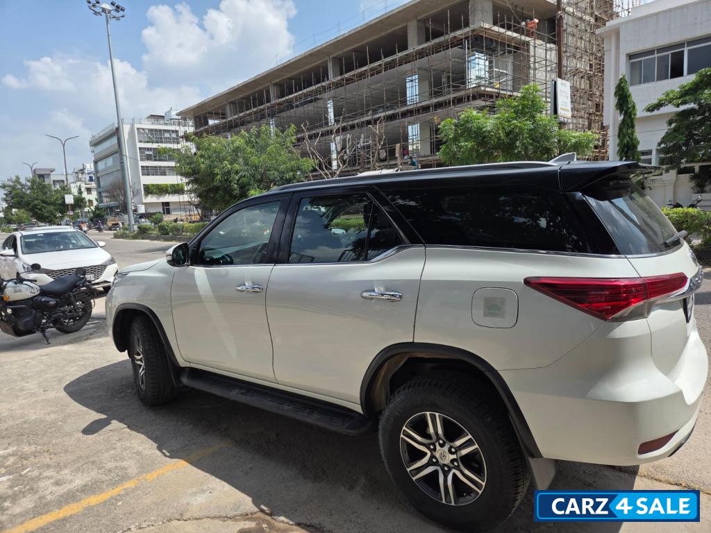 Toyota Fortuner 4x2 2.8
