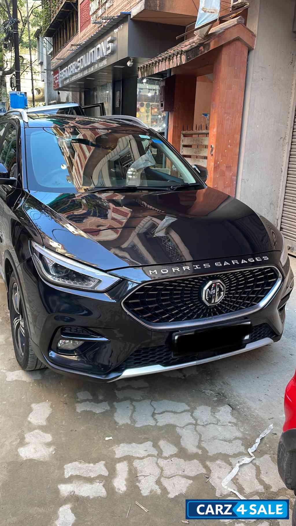 Starry Black MG Astor Savvy 1.5 CVT S Red