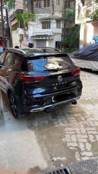 Starry Black MG Astor Savvy 1.5 CVT S Red