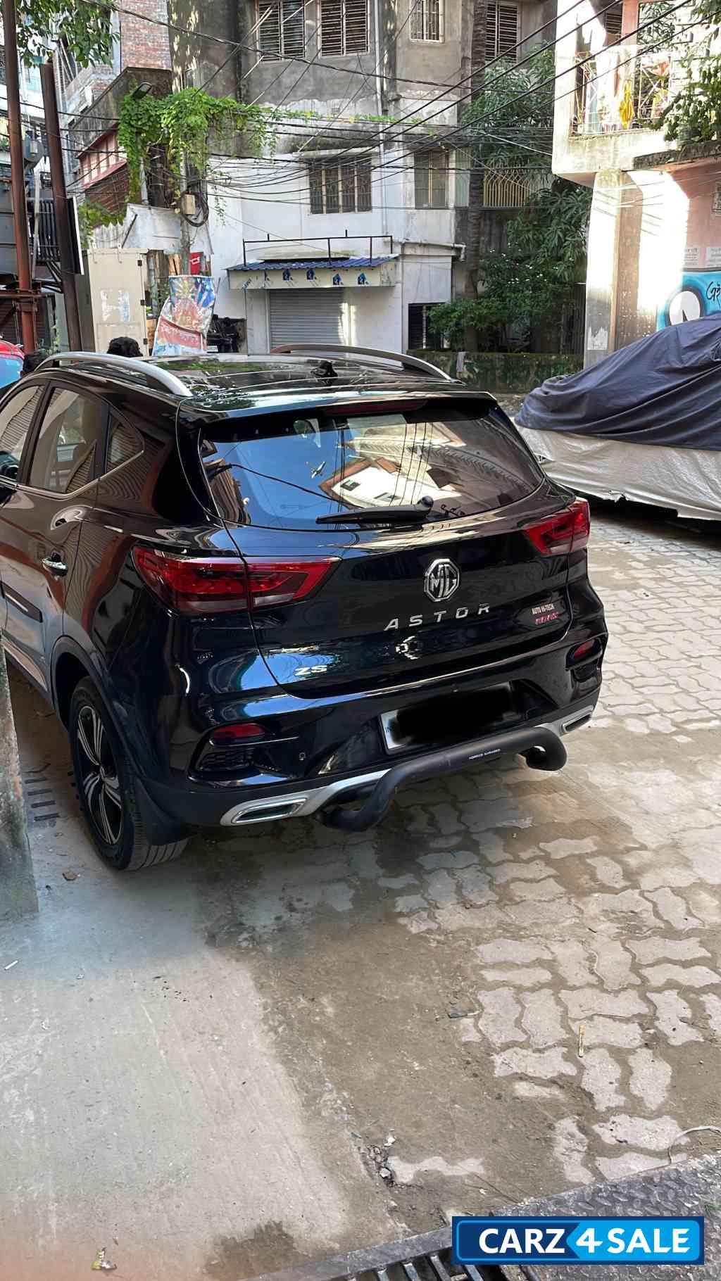 Starry Black MG Astor Savvy 1.5 CVT S Red