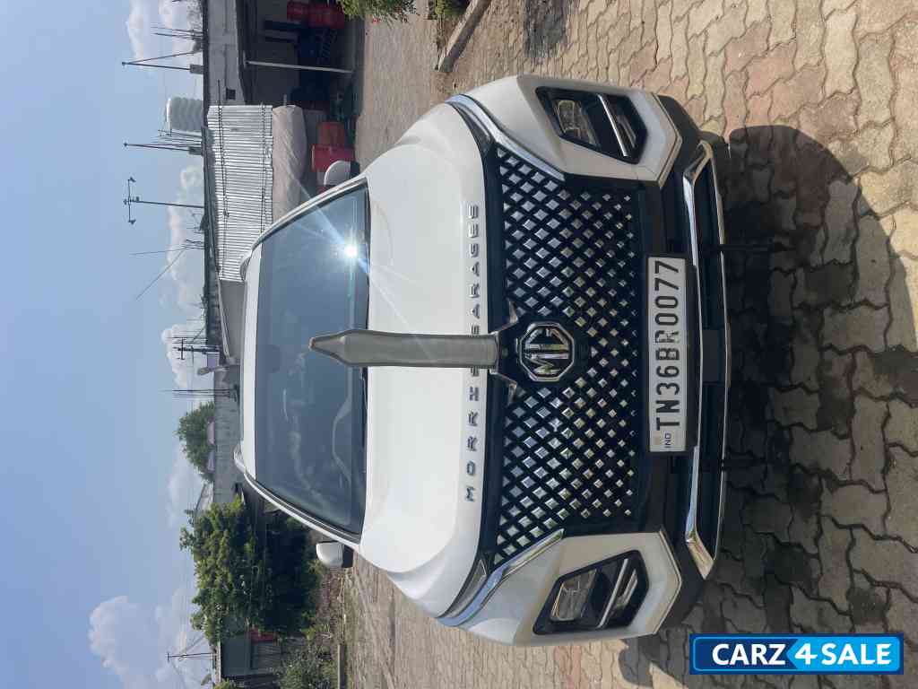 White MG Hector Plus SHARP PRO