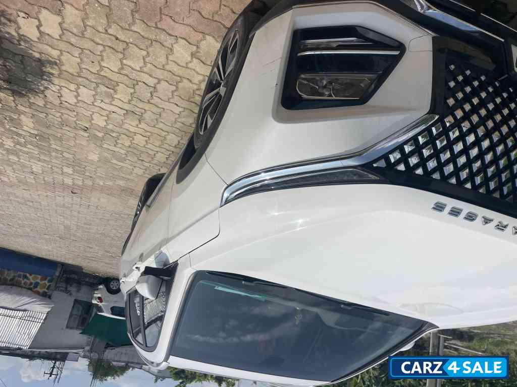 White MG Hector Plus SHARP PRO