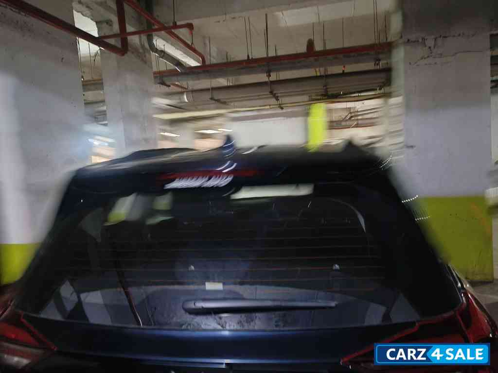 Midnight Black Mahindra XUV700 AX5 7 str