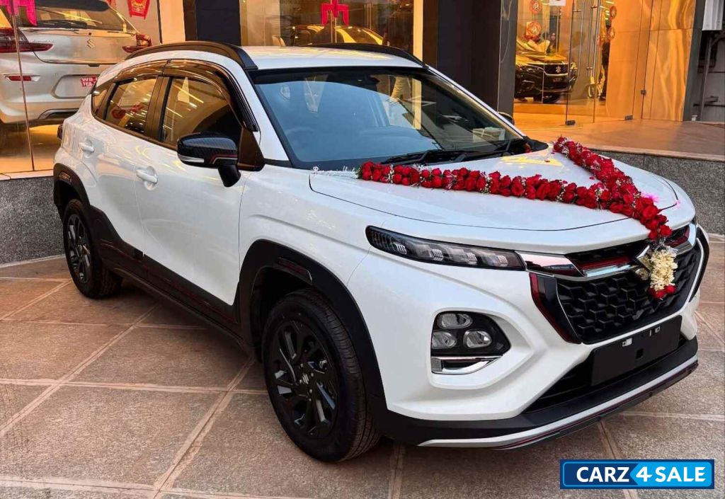 White Maruti Suzuki Fronx Zeta