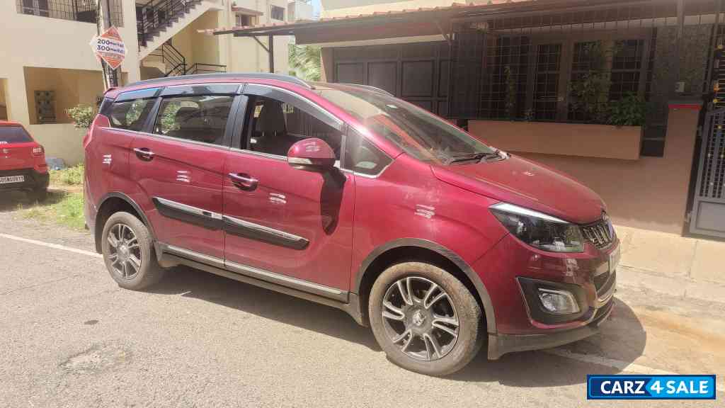 Maroon Mahindra Marazzo M8